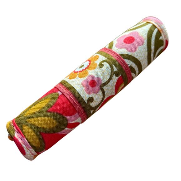 Vera Bradley unique magnetic card wallet pink & green floral print magnet close - Picture 7 of 7